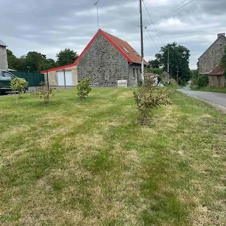 Petite Maison Dans La Baie Du Mont Michel