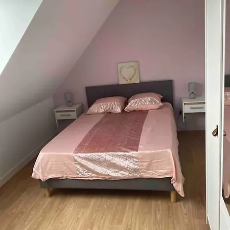 Petite Maison Dans La Baie Du Mont Michel